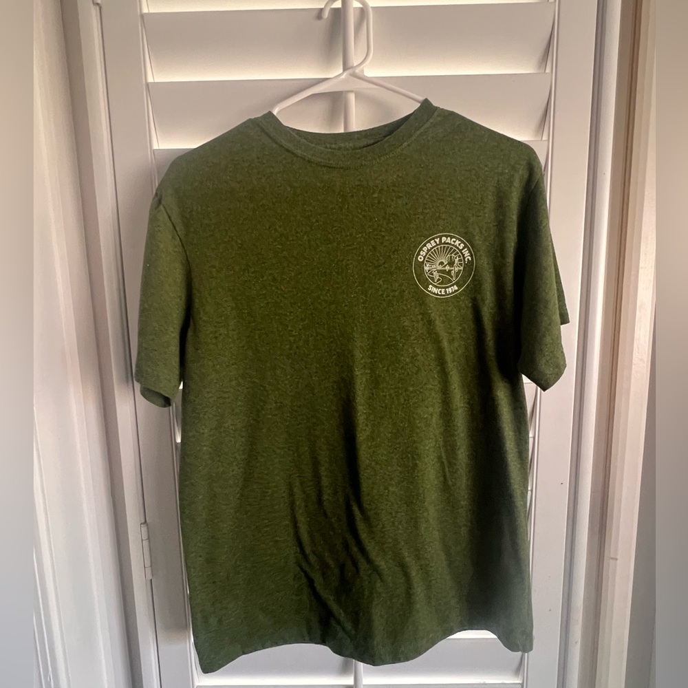 Osprey men’s shirt size medium, barley worn